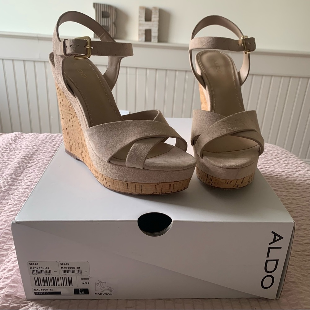 ALDO Madyson Beige wedges Sz 8.5